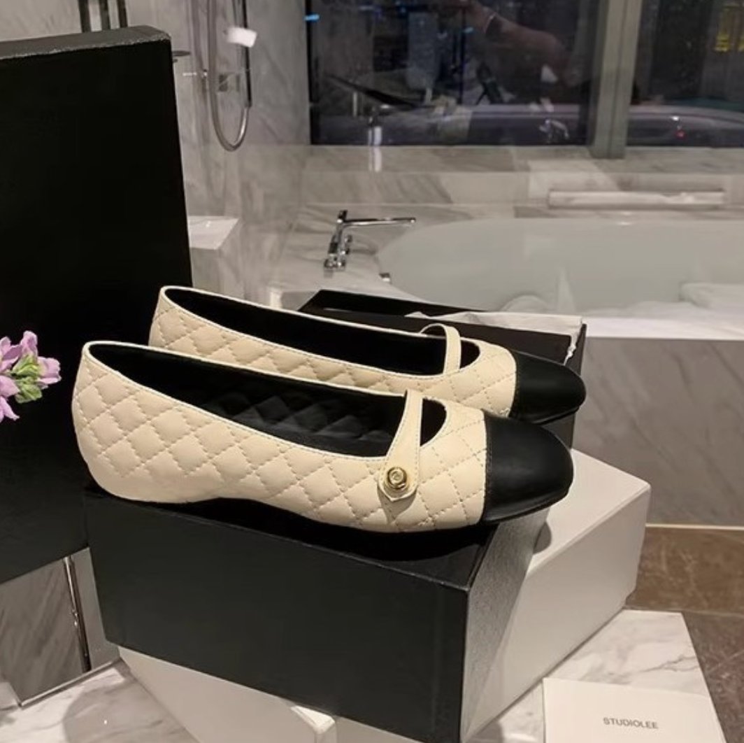 B702 SHOES