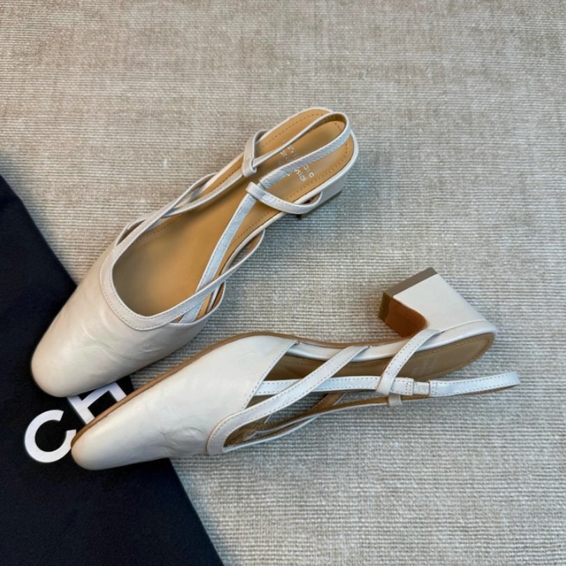 B748 SHOES